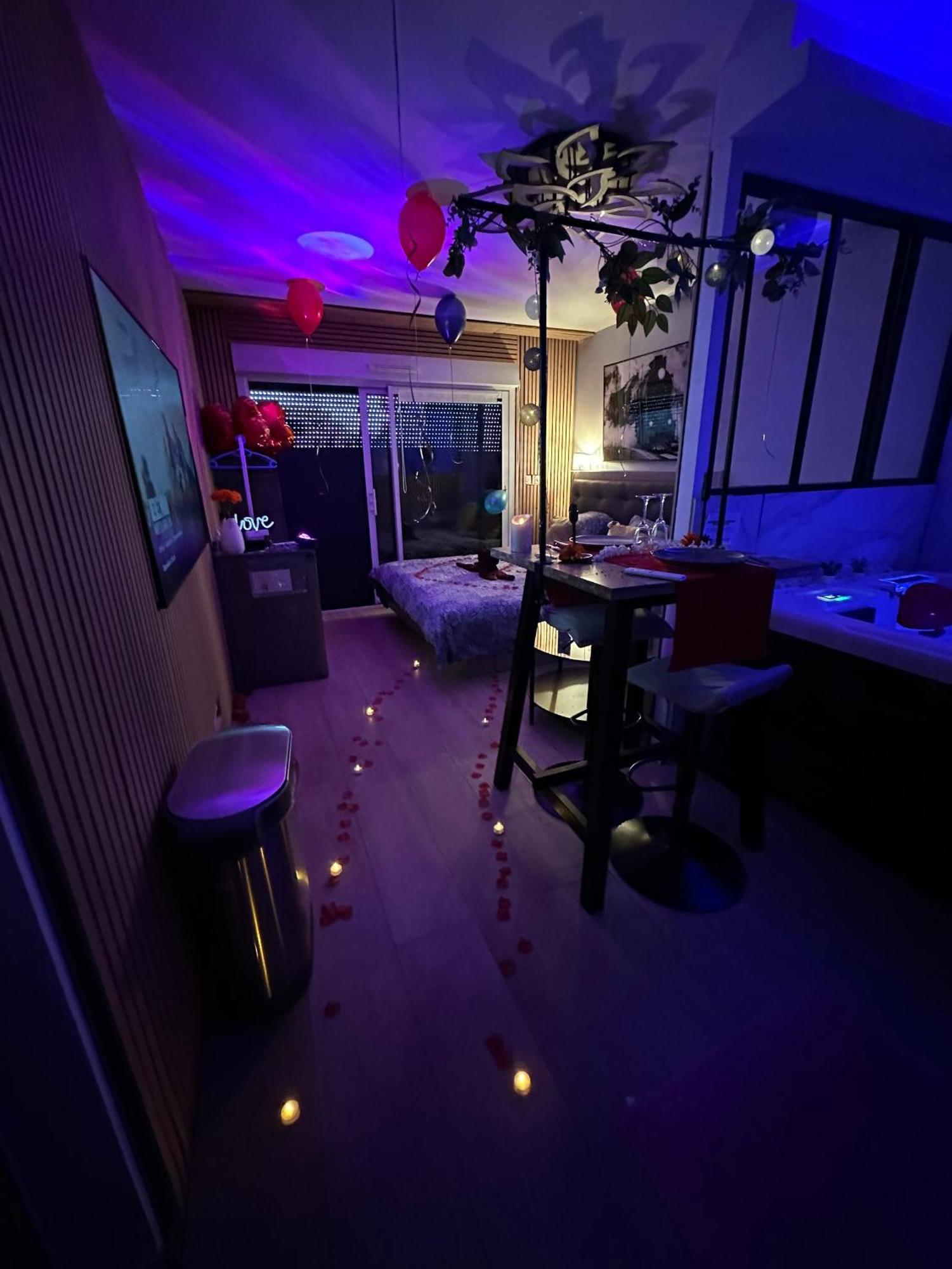 Love Room Nantais Нант Экстерьер фото