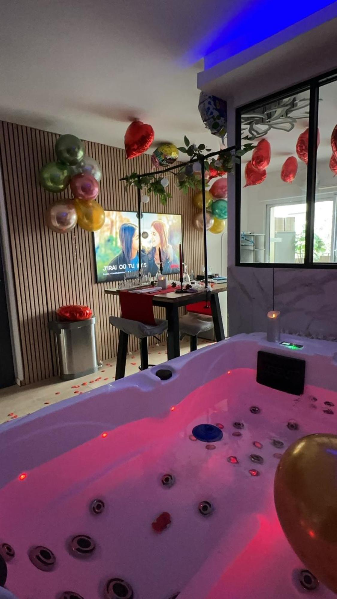 Love Room Nantais Нант Экстерьер фото