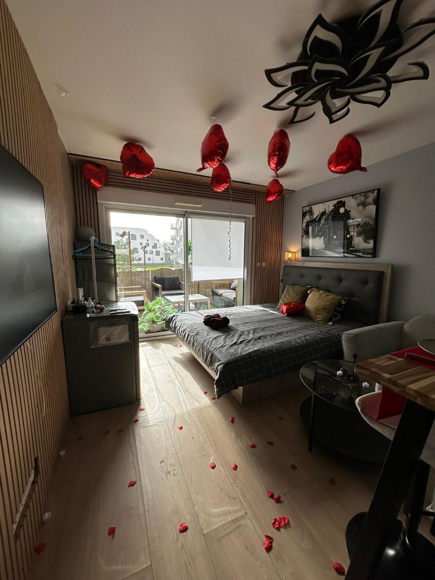 Love Room Nantais Нант Экстерьер фото