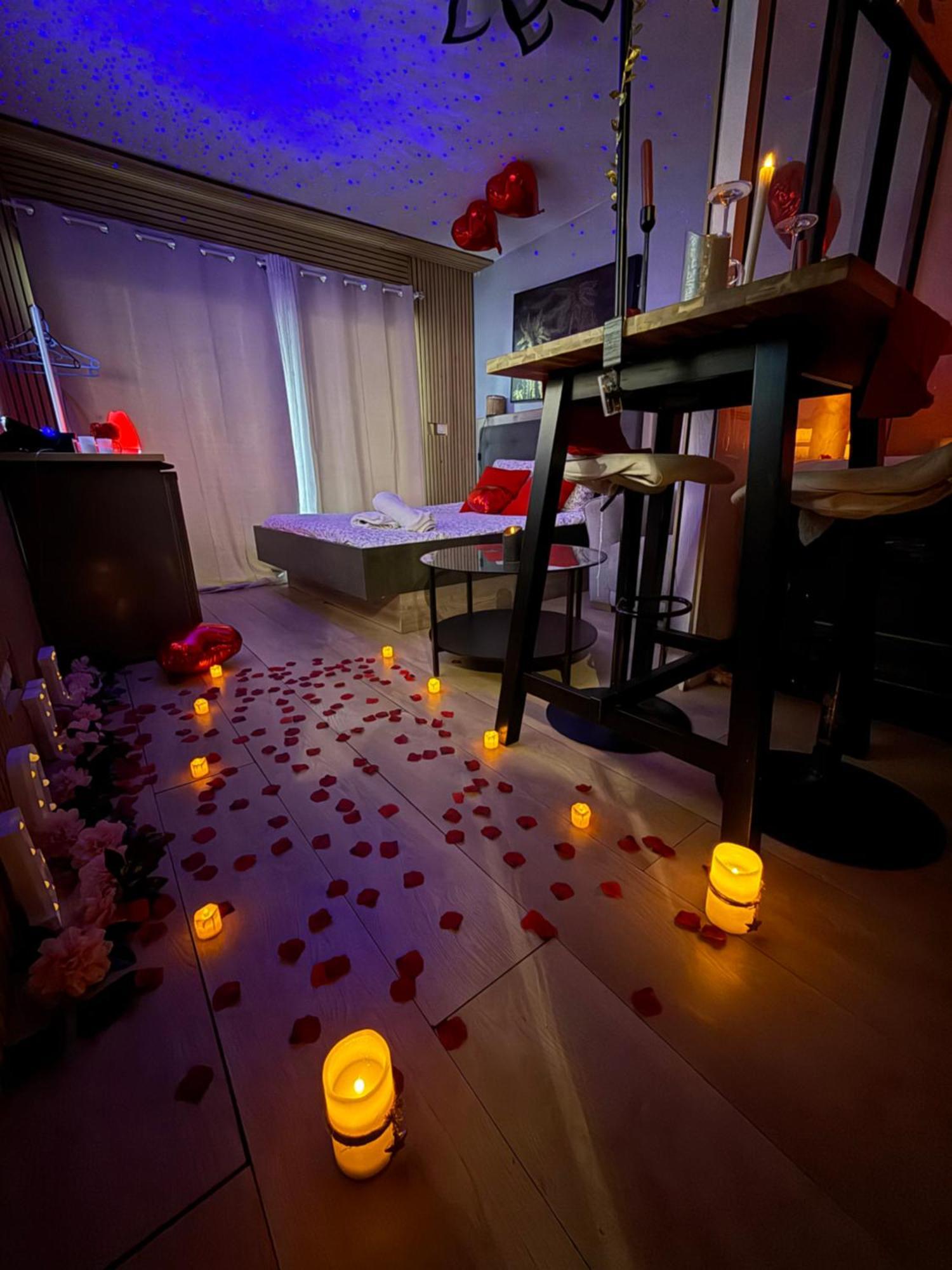 Love Room Nantais Нант Экстерьер фото